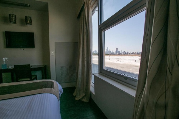 Pointe Plaza Hotel image 11